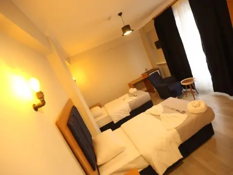 The Grey Hotel - Photo 2