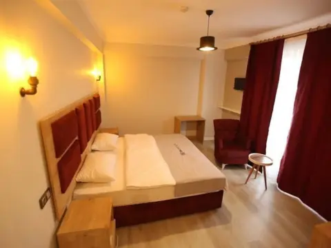 The Grey Hotel - Photo 3