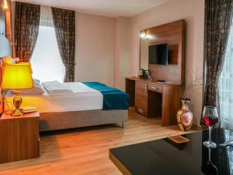 The Riada Hotel - Photo 1