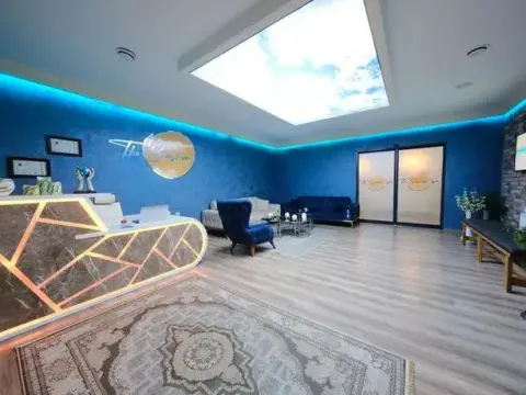 The Sunshine Otel - Photo 3