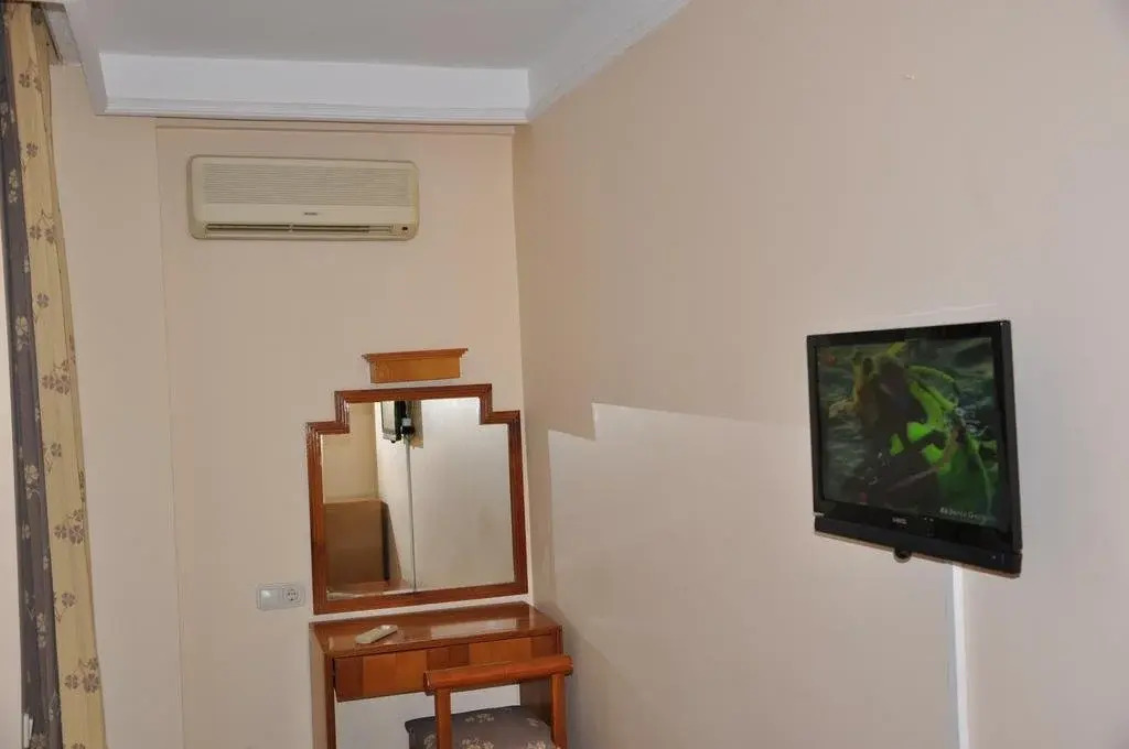 Tuncer Garden Hotel - фото 3