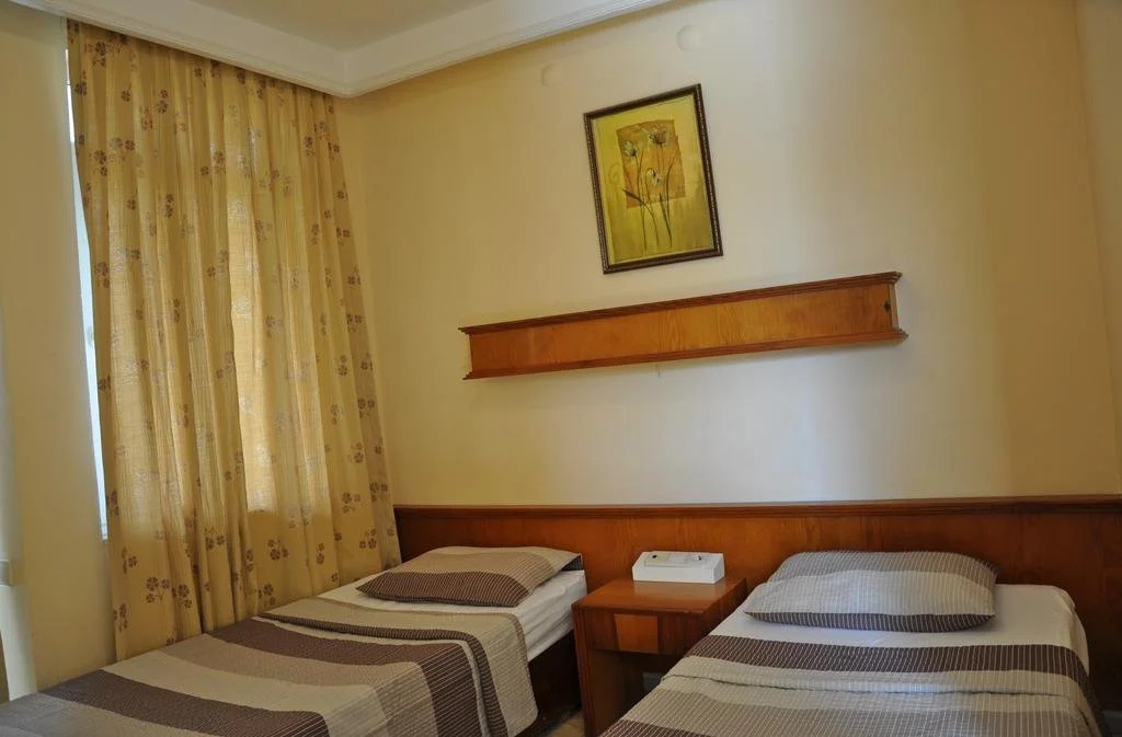 Tuncer Garden Hotel - фото 4