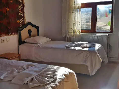 Turbel Cave House - Photo 3