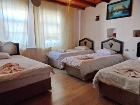 Turbel Cave House - Photo 4