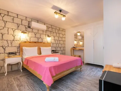 Twins Hotel - Photo 2