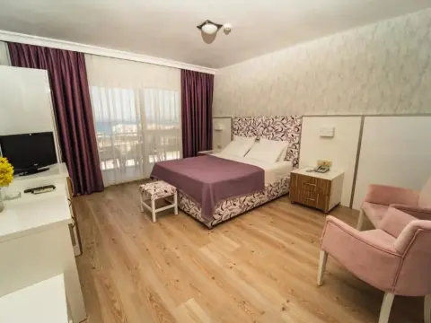 Twins Hotel - Photo 4