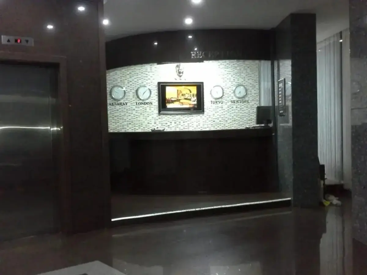 Üç Yıldız Hotel