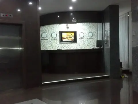 Üç Yıldız Hotel - Foto 1
