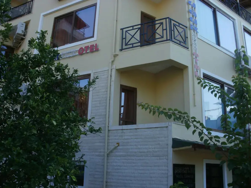 Ugur Hotel