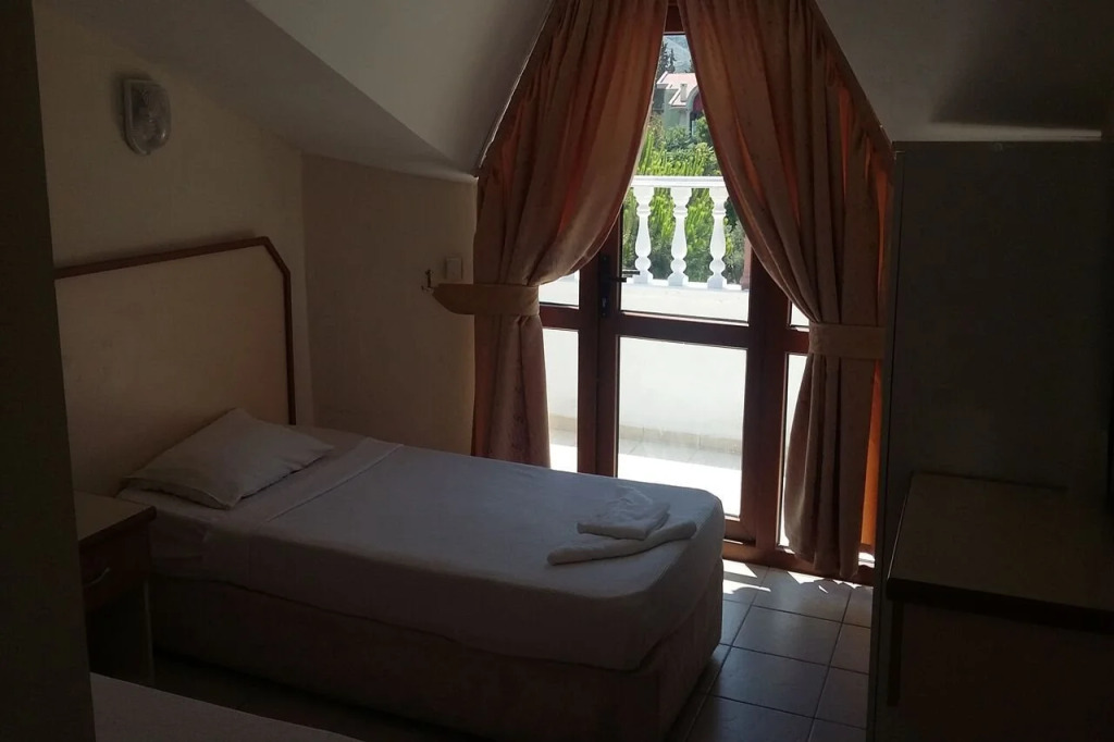 Unver Hotel - Photo 4