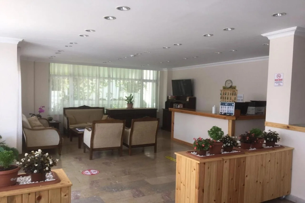 Unver Hotel - Photo 2