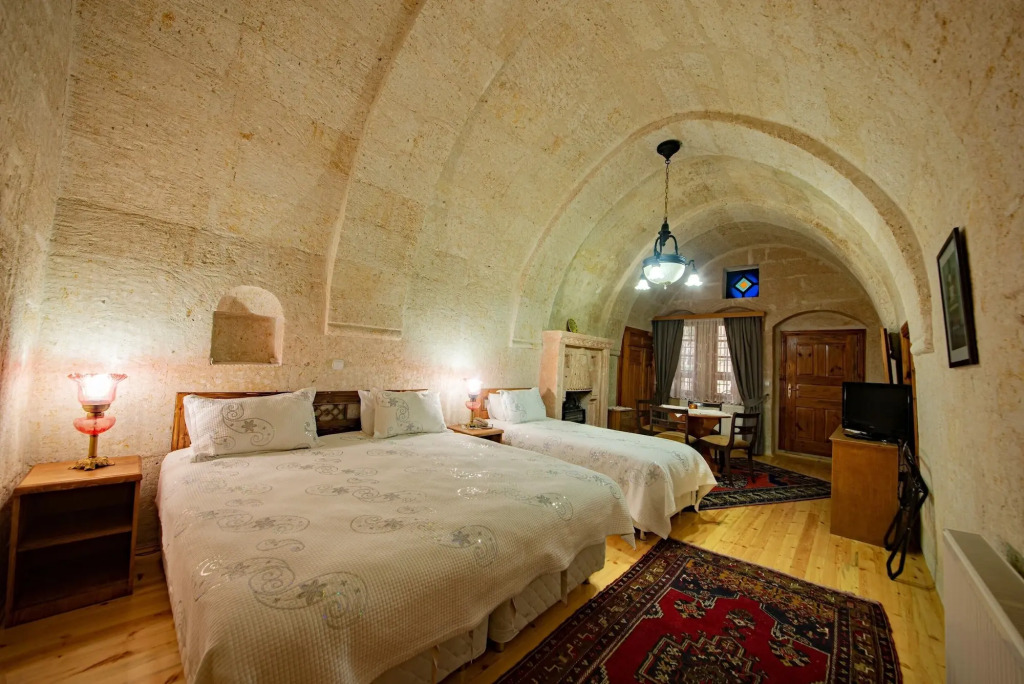 Upper Greek House - Photo 4