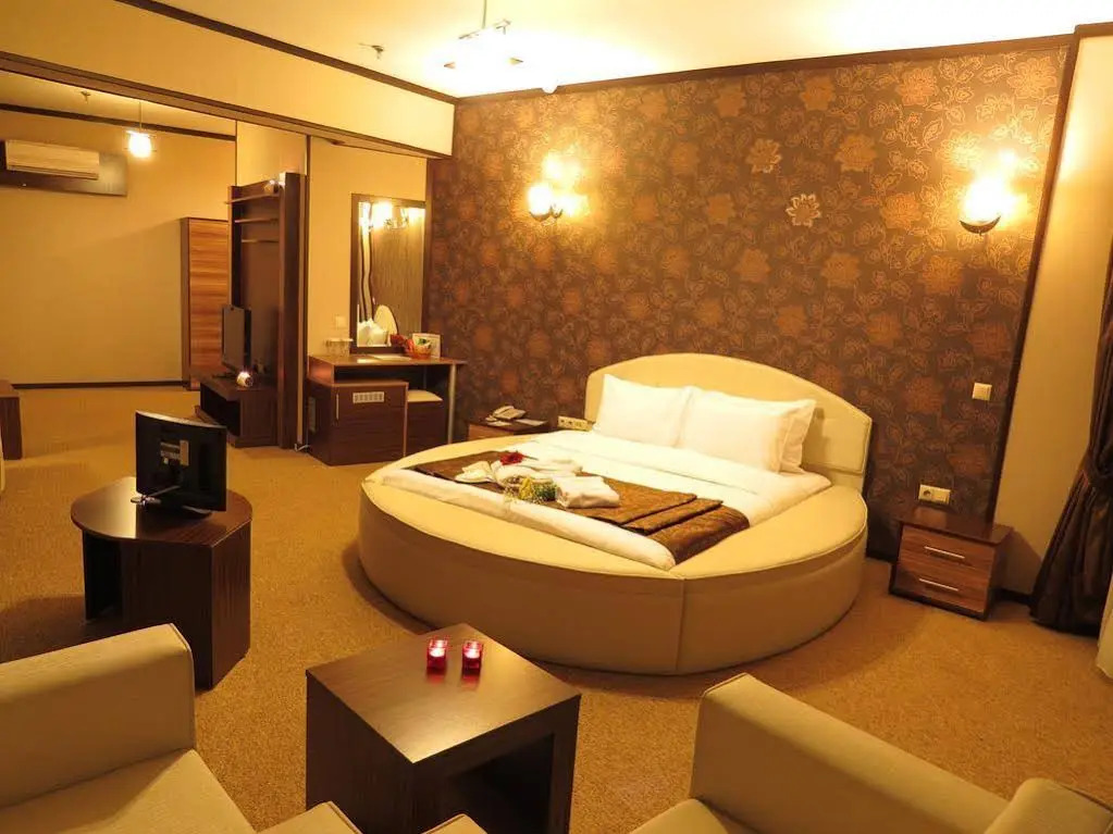 Verman Hotel - Photo 3