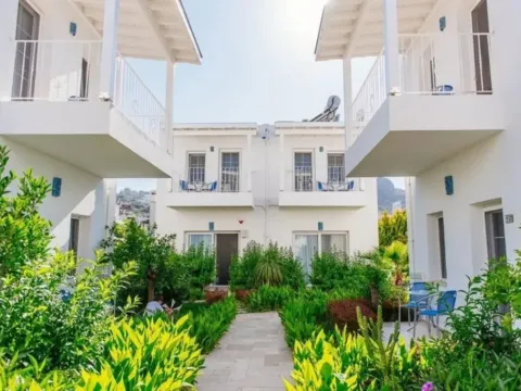 Via Farilya Hotel - Photo 1