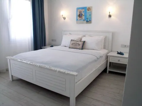 Via Farilya Hotel - Photo 2