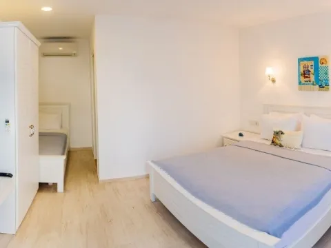 Via Farilya Hotel - Photo 4