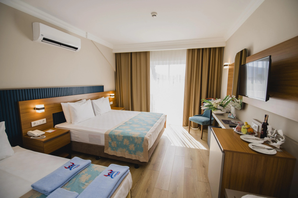 Viking Garden Hotel - Photo 1