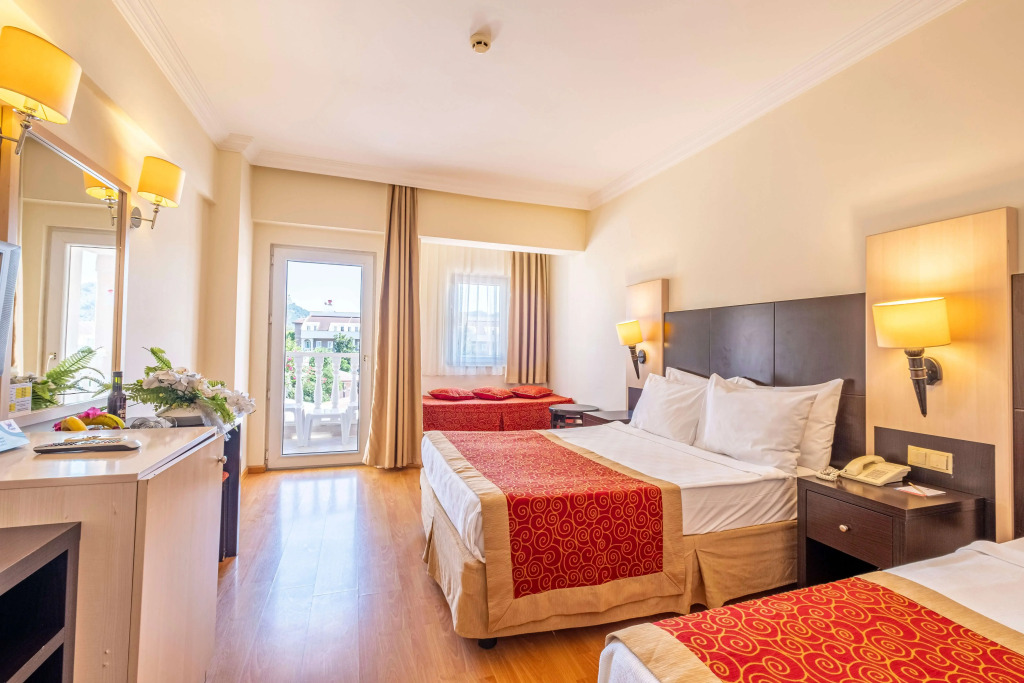 Viking Garden Hotel - Photo 2