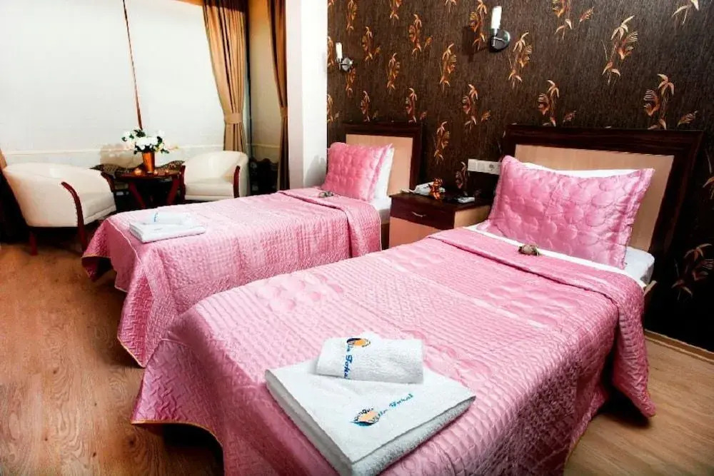 Villa Fokai Hotel - Photo 4