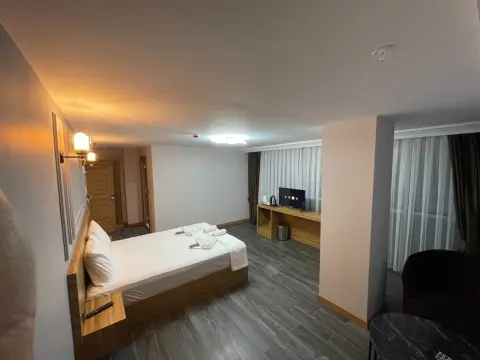 Waves Hotel - Photo 4