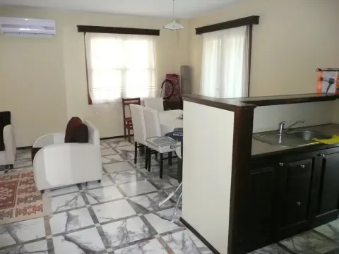 White Villa - Photo 4