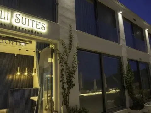 Yali Sui̇tes Hotel - Photo 1