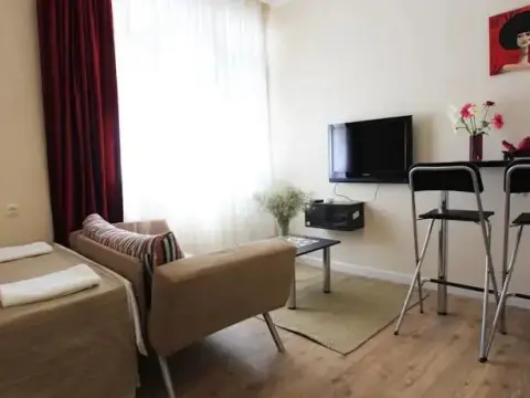 Zebra Homes Hotel - Photo 3