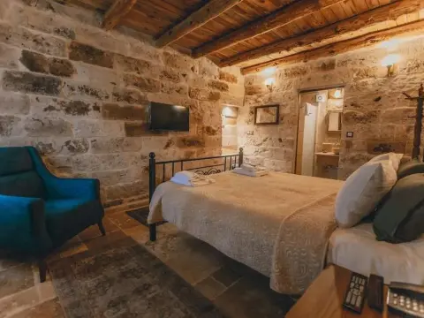 Zula Cave House - Photo 4