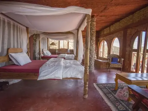 Boundary Hill Lodge - Photo 3