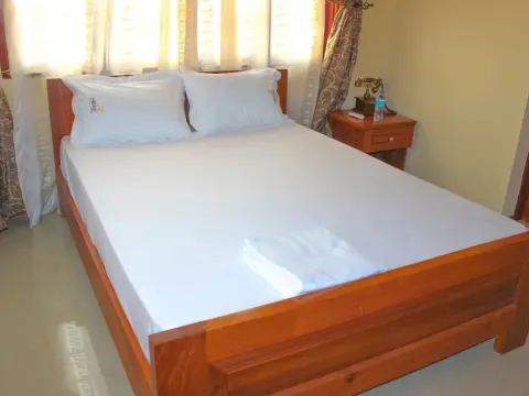 Hillstarh Hotel - Photo 2