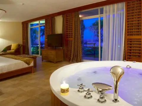 Ledger Plaza Bahari Beach - Photo 4