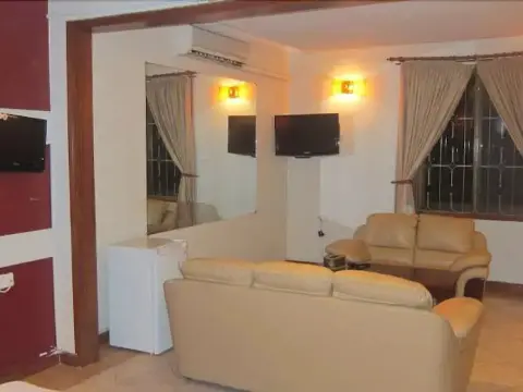 Mombasa Family Lodge - Photo 1
