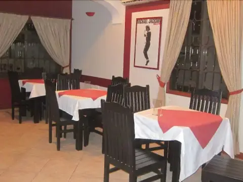 Mombasa Family Lodge - Photo 2