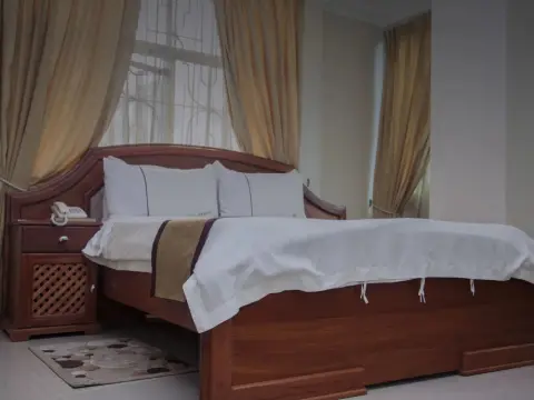 Rising Sun Hotel - Photo 4