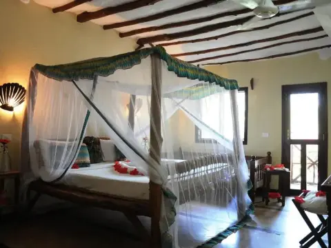 Samaki Lodge - Photo 4