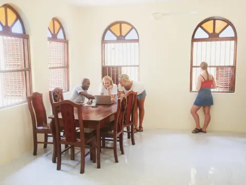 Ten To Ten Stone Town - Foto 2