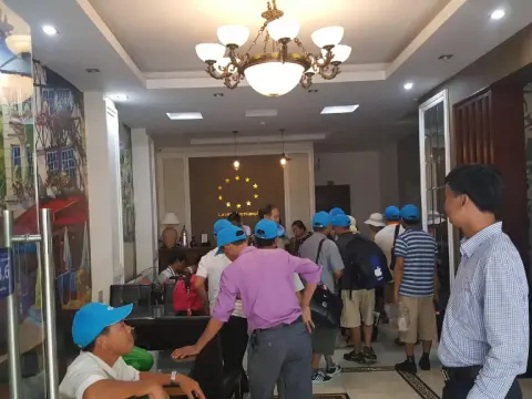 AirAnC 606 - Free Airport Shuttle - Photo 1