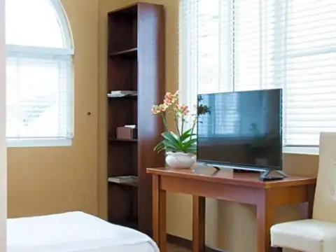 Anada Hotel Suites - Photo 4