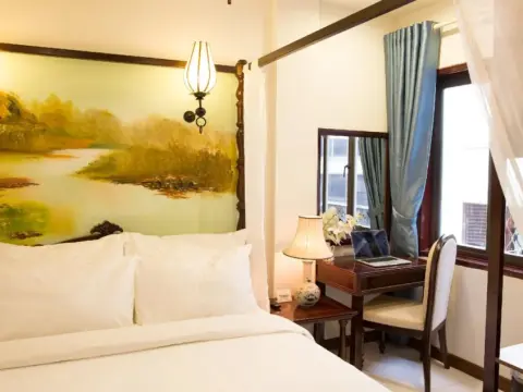 Ancient Lane Hotel - Photo 3