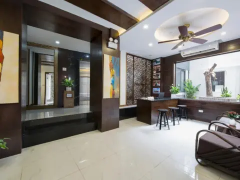 Ancient Lane Hotel - Photo 1