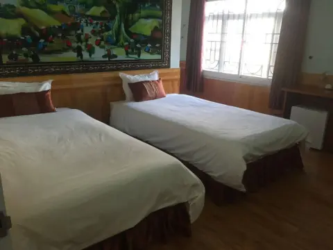 Avi Airport Hotel - Photo 4