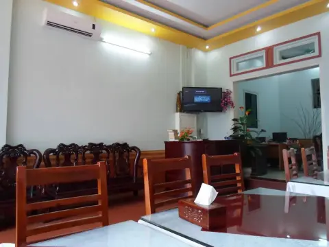 Avi Airport Hotel - Photo 2