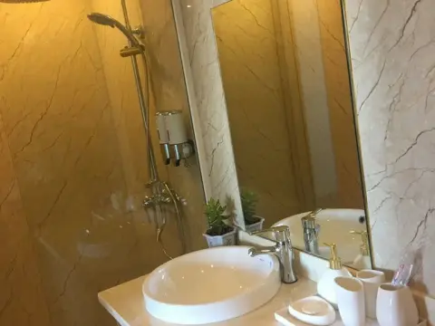 Bamboo Hotel & Apartments - Hostel - Photo 4