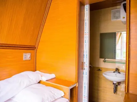 Bee House Architecture - Photo 2