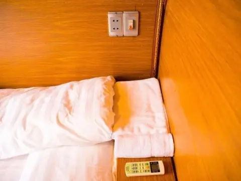 Bee House Architecture - Photo 2