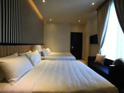 Bezel Hotel - Photo 4