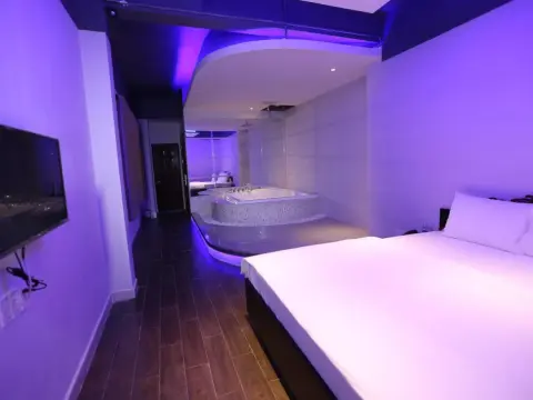 Bonita Grand Hotel - Photo 4