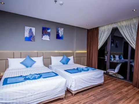 Boston Hotel - Photo 4