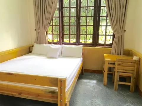 Buffalo Pub and Hostel - Photo 2