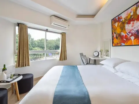 Cabana Hotel Sai Gon - Photo 4